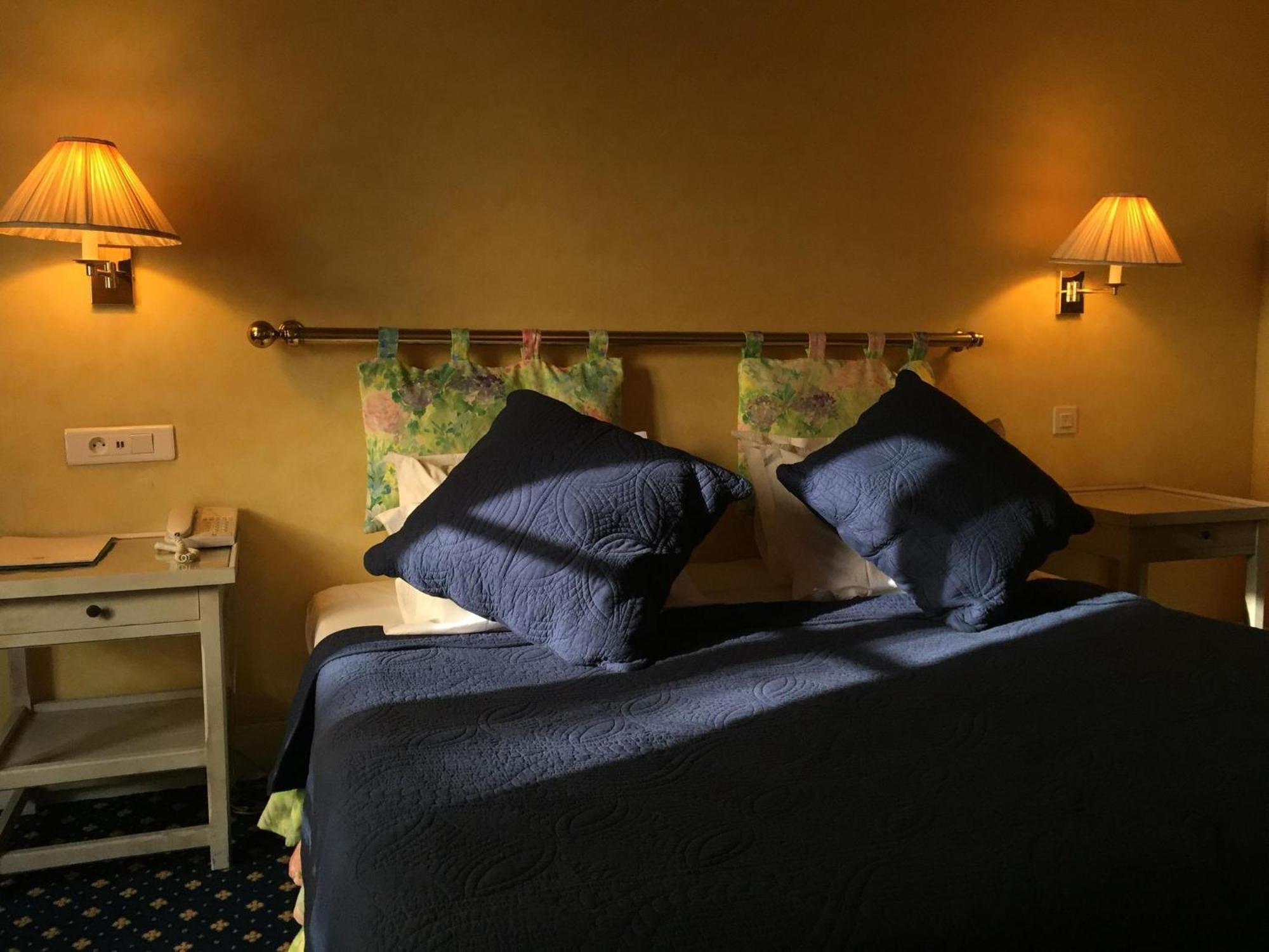Le Relais Medicis Hotel Paris Exterior photo