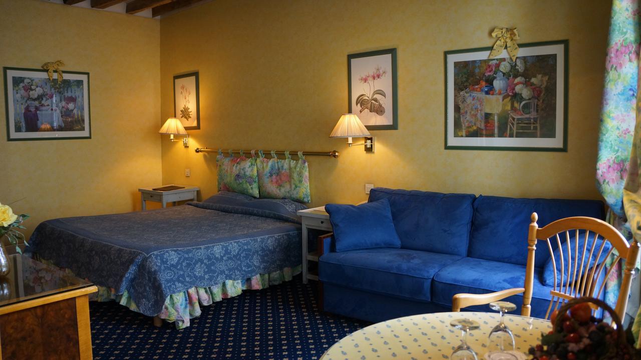 Le Relais Medicis Hotel Paris Exterior photo