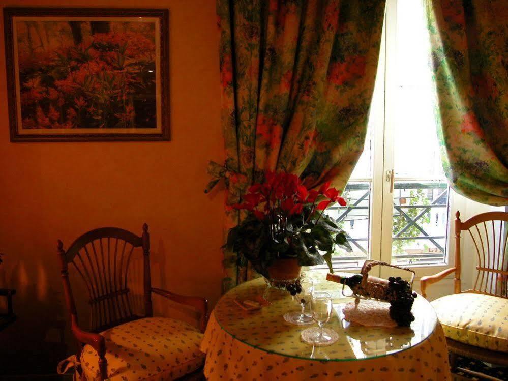 Le Relais Medicis Hotel Paris Exterior photo