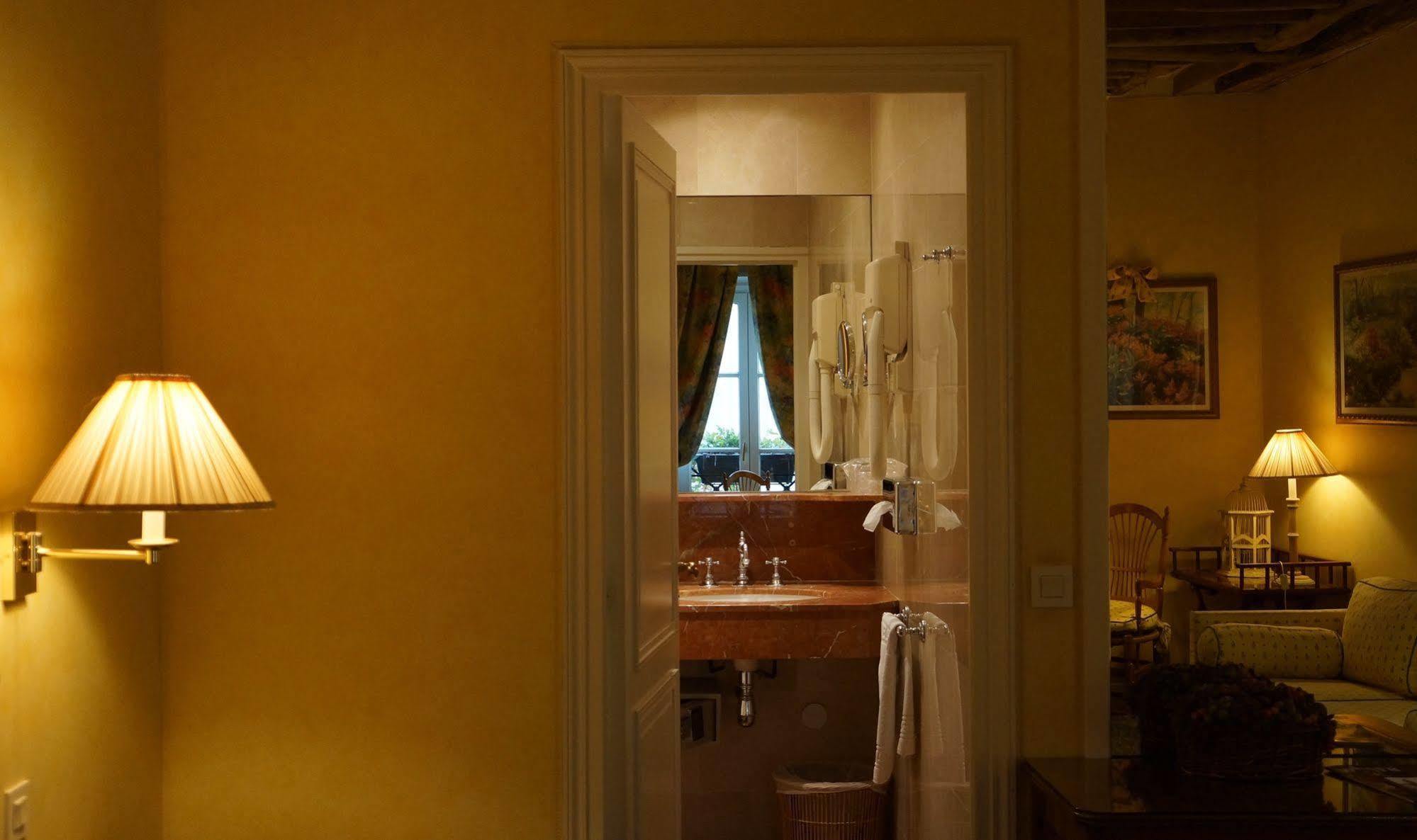 Le Relais Medicis Hotel Paris Exterior photo